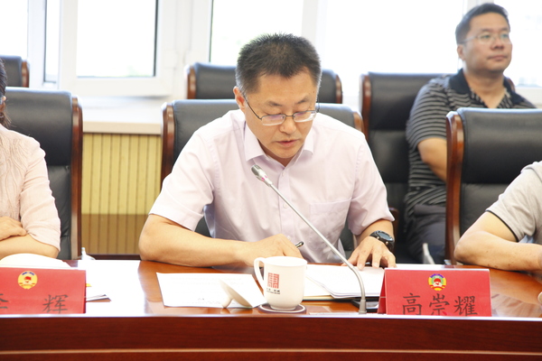 區政協人資環建委主任高崇耀發言