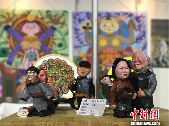長(zhǎng)春民博會(huì)涌現(xiàn)“新勢(shì)力”：青年學(xué)生帶來新的審美理念