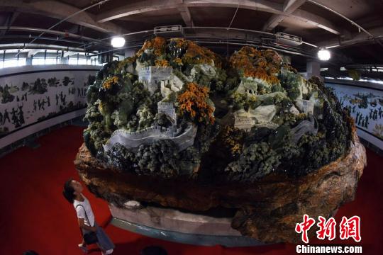 專家點(diǎn)評巨型玉雕長城：中國玉文化里程碑之作