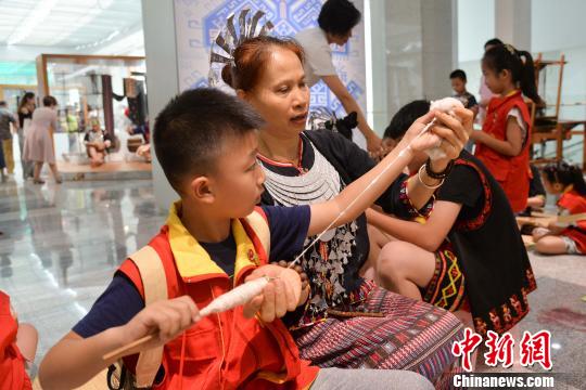 海南黎族傳統(tǒng)紡織技藝將走進(jìn)聯(lián)合國推廣中國非遺文化