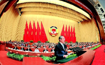 二○一六年三月十日,全國政協十二屆四次會議在北京人民大會堂舉行第二次全體會議。這是唐英年在會上作《利用香港優勢服務國家“十三五”規劃》的發言。 新華社發 二○一六年三月十日,全國政協十二屆四次會議在北京人民大會堂舉行第二次全體會議。這是唐英年在會上作《利用香港優勢服務國家“十三五”規劃》的發言。 新華社發