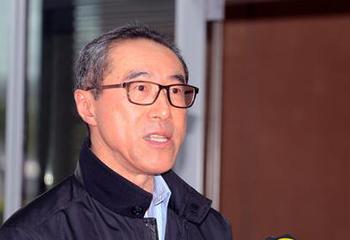 全國(guó)政協(xié)常委唐英年：父親告訴我，愛國(guó)愛港是港區(qū)委員的靈魂