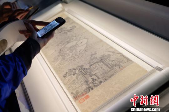 “萊溪華寶——翁氏家族舊藏繪畫展”。　王笈 攝