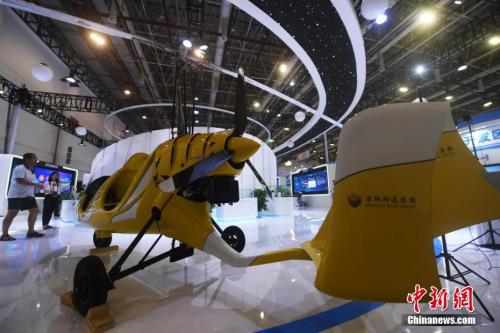 資料圖：9月8日，一款結合直升機和固定翼飛機優點、安全性高的旋翼機亮相“廈洽會”展館。<a target='_blank' href='http://www.chinanews.com/'>中新社</a>記者 張斌 攝