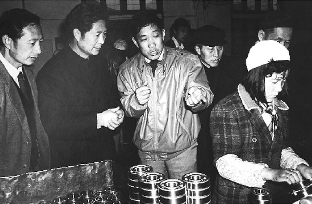 發(fā)揚(yáng)民主 廣開言路——六屆全國(guó)政協(xié)充分調(diào)動(dòng)委員參政熱情