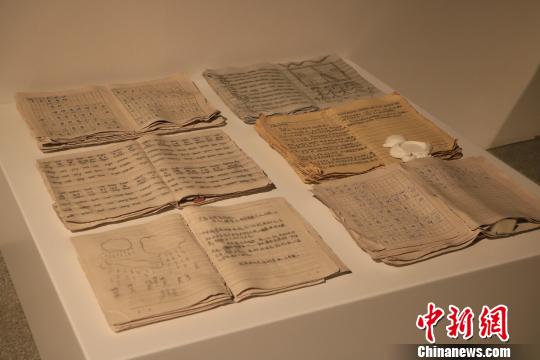 9月20日，第十三屆全國美術作品展覽陶藝作品展作品《童志浮生》。　李韻涵 攝