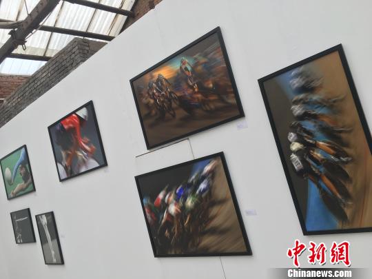 弗拉基米爾·維亞特金的作品。　高雨晴 攝