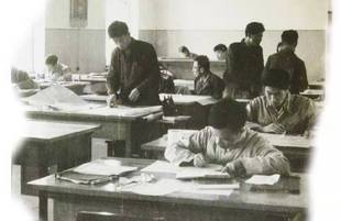 “可高興，可自豪，可不得了了！”84歲的他回憶61年前參加國(guó)慶群眾游行