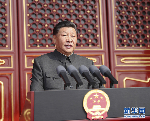 10月1日上午，慶祝中華人民共和國(guó)成立70周年大會(huì)在北京天安門(mén)廣場(chǎng)隆重舉行。中共中央總書(shū)記、國(guó)家主席、中央軍委主席習(xí)近平發(fā)表重要講話。 新華社記者 鞠鵬 攝