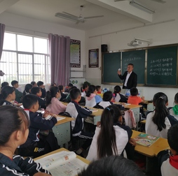 立定三尺講臺，扎根農(nóng)村教育
