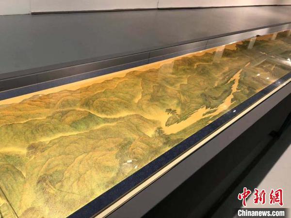 《八百里甌江圖》鋼筆畫長卷。　潘沁文 攝