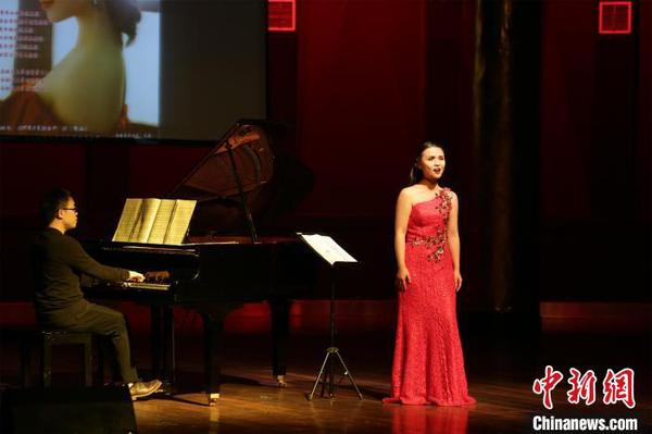 留俄女高音張穎專(zhuān)場(chǎng)音樂(lè)會(huì)在南昌舉行：促進(jìn)中俄音樂(lè)文化交流