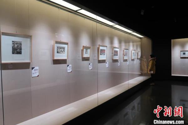 12月17日，《印記？中國革命歷史版畫展》在沈陽“九？一八”歷史博物館展出。　韓宏 攝
