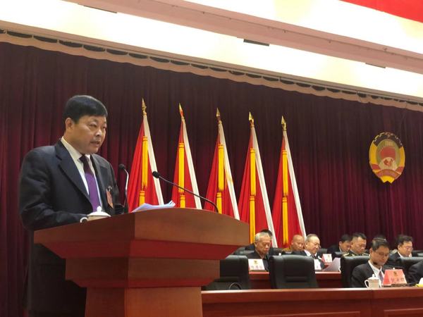 集美區政協副主席紀永強作提案工作報告