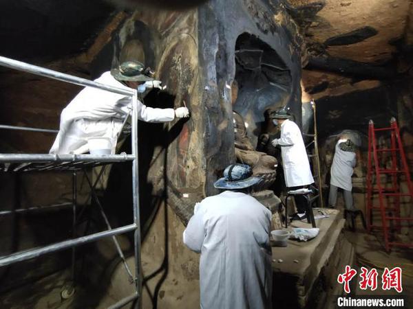 須彌山石窟壁畫百年來首次進行修復保護