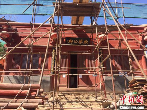 狄仁杰文化公園中正在按古法復建的狄梁人祠。　高瑞峰 攝