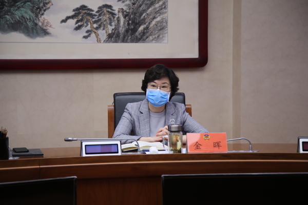 區(qū)委副書記、區(qū)長金暉講話