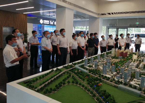 洛陽大數據產業園是洛陽市規劃建設的六大專業園區之一，著力建設國內領先的數據資源中心、技術中心和應用中心。7月2日，河南省政協主席劉偉率領常委視察團赴洛陽視察“加快中原城市群洛陽副中心城市建設”，常委們對大數據產業園的發展思路給予充分肯定，并提出具體意見和建議。