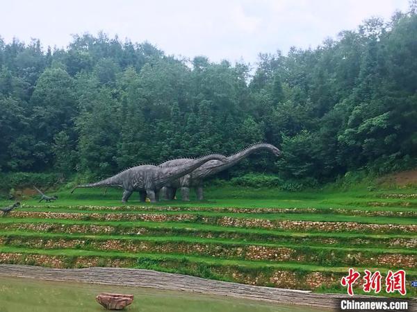 貴州清鎮侏羅紀恐龍文化科普特色小鎮一隅?！×_興 攝