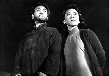     電影《在烈火中永生》里于藍(lán)飾演江姐