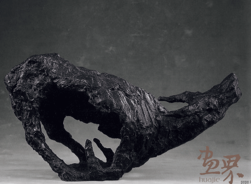 跪-牛（雕塑）35×67×26cm-1969年-熊秉明（陸丙安捐贈）