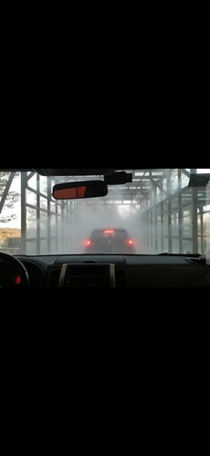 在進入石首麋鹿國家級自然保護區入口，記者所乘坐的車輛需完成消毒后方可入內。人民政協網記者 付振強 攝
