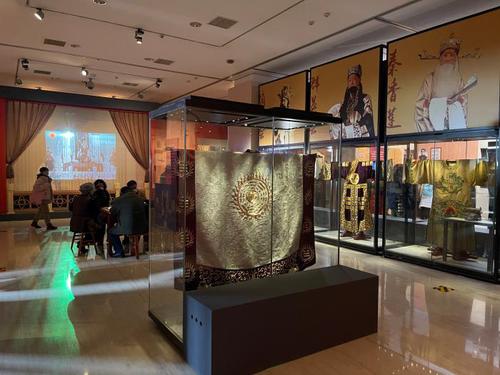 “龍馬精神海鶴姿——馬連良先生誕辰120周年紀(jì)念展”現(xiàn)場。首都博物館供圖