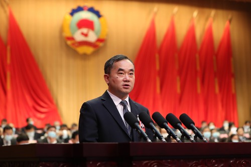 丘映含