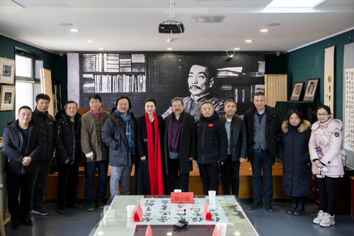 部分參會(huì)嘉賓在北京魯迅博物館魯迅書店合影留念