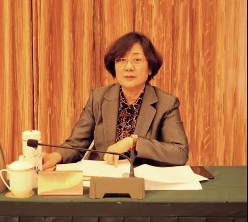 呂彩霞出席座談會(huì)