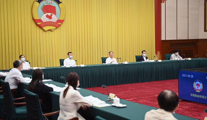 全國政協(xié)召開雙周協(xié)商座談會 圍繞“社會救助法的制定”協(xié)商議政 汪洋主持