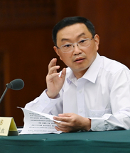 全國政協委員，農工黨四川省委會副主委，四川省衛生健康委員會主任何延政：落實醫療機構公共衛生責任創新醫防協同機制