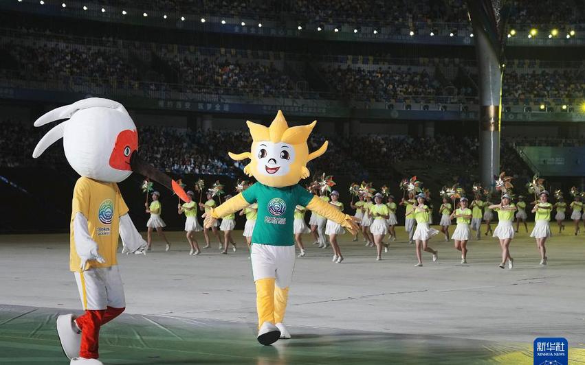 演員在全運會開幕式現場表演