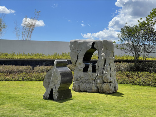 2-張永見(jiàn)《離鄉(xiāng)》270 cm × 270 cm × 120 cm 2016