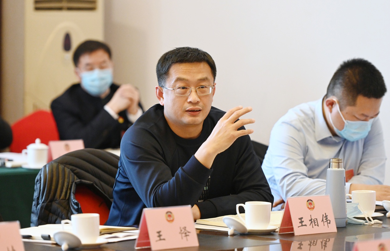      政協(xié)北京市海淀區(qū)十一屆一次會(huì)議小組討論現(xiàn)場(chǎng)