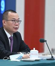 全國(guó)政協(xié)委員，民革廣東省委會(huì)副主委，中山大學(xué)國(guó)際金融學(xué)院企業(yè)國(guó)際化與公司治理研究中心主任兼企管系主任吳培冠：全社會(huì)共同努力提高未成年人心理健康水平