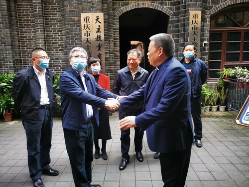 重慶市政協圍繞宗教活動場所規范管理等內容(1042009)-20220428093155