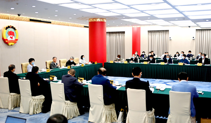 全國政協召開雙周協商座談會 圍繞“促進鄉村醫療衛生健康發展”協商議政 汪洋主持