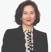 香港回歸那一刻，何超瓊給了自己一個承諾與任務……
