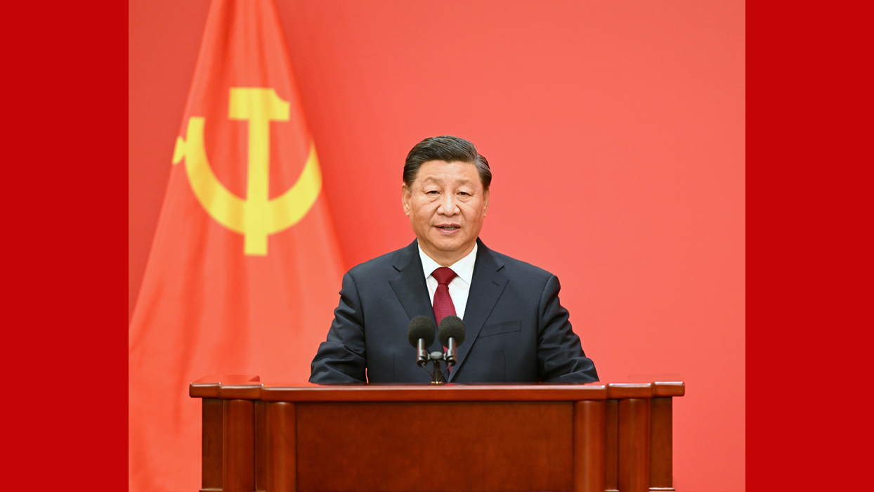  習(xí)近平等二十屆中共中央政治局常委同中外記者見(jiàn)面