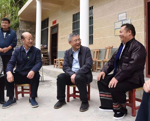 15.全力投入脫貧攻堅，助力畢節貫徹新發(1497071)-20221130084347