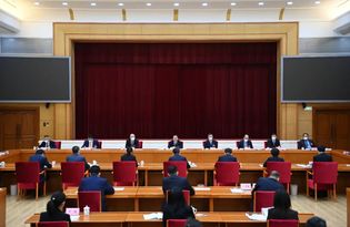 遼寧省委書記郝鵬看望政協經濟界和科協、科技界委員并參加聯組會