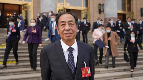 （履職初體驗1，頭條）吳行：點亮鄉村孩子(2258924)-20230516081237