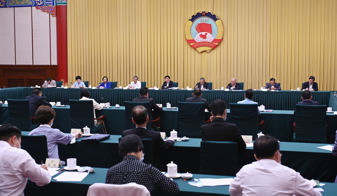全國政協召開雙周協商座談會 圍繞“促進港澳青年更好融入國家發展大局”協商議政 王滬寧主持