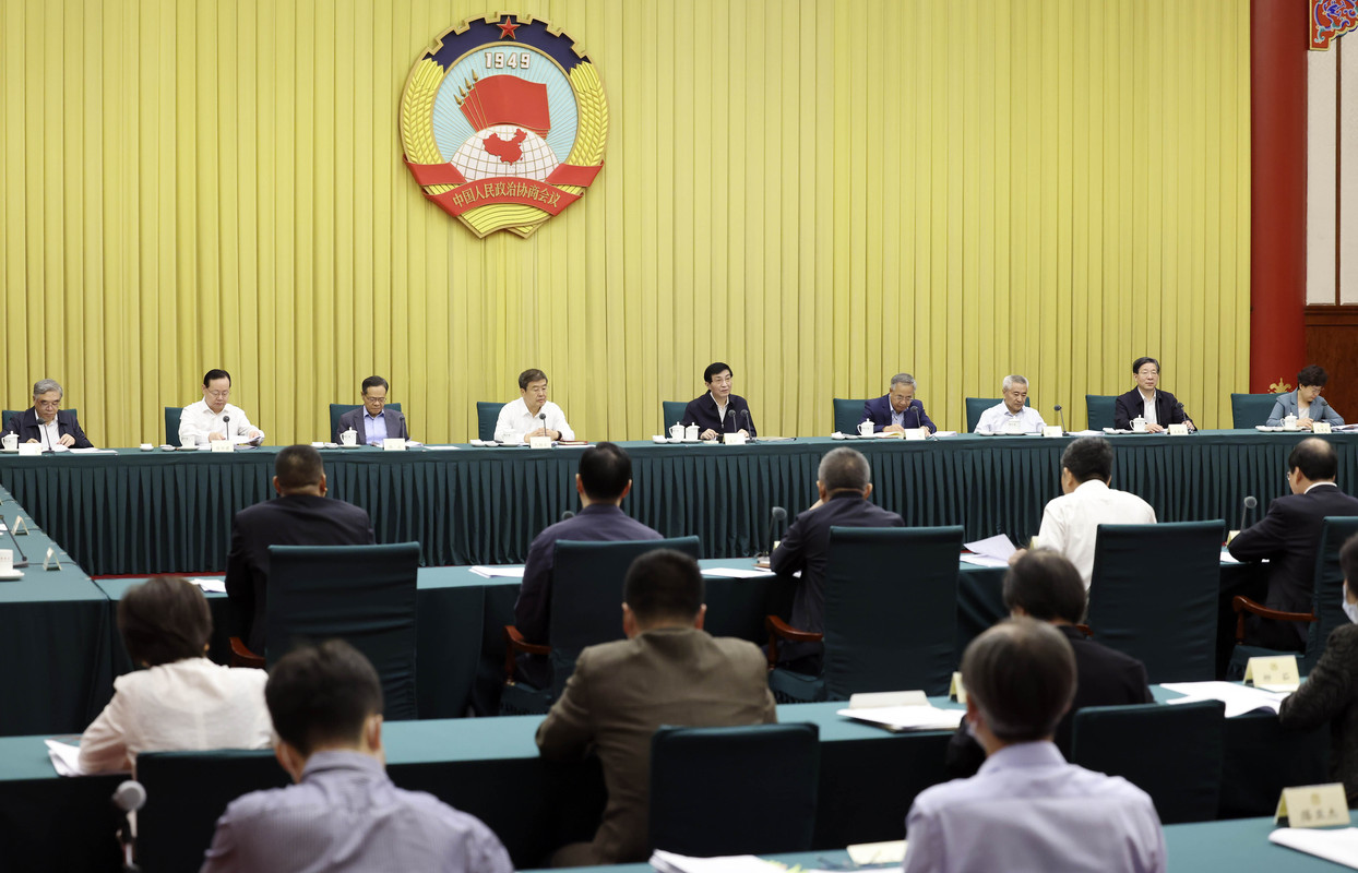 全國政協召開雙周協商座談會 圍繞“中小學教研體系建設”協商議政 王滬寧主持