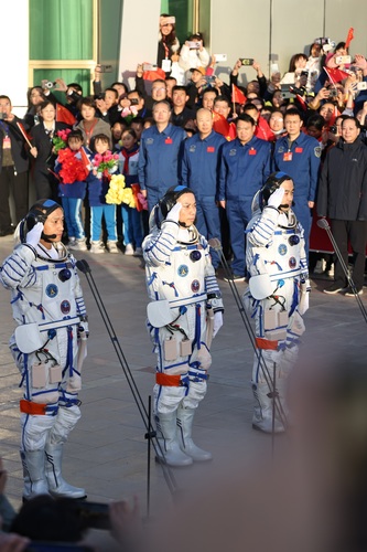 （神舟十七號(hào)）神舟十七號(hào)載人飛船發(fā)射取得(3197705)-20231027173815