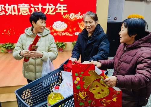 （新春走基層欄目）“走，一起進(jìn)城買年貨！(3855015)-20240207092347