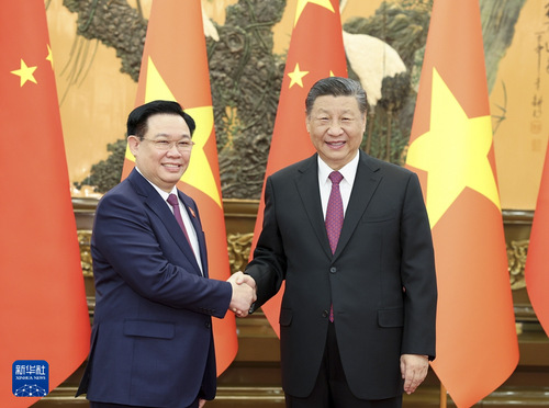 4月8日，國家主席習近平在北京人民大會堂會見越南國會主席王庭惠。新華社記者 丁海濤 攝