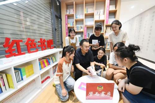 △學生們在閱讀。人民政協報·人民政協網記者 賈寧攝