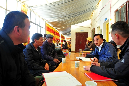 呂新民（右二）在阿里地區噶爾縣左左鄉郎久(5430567)-20240927092622